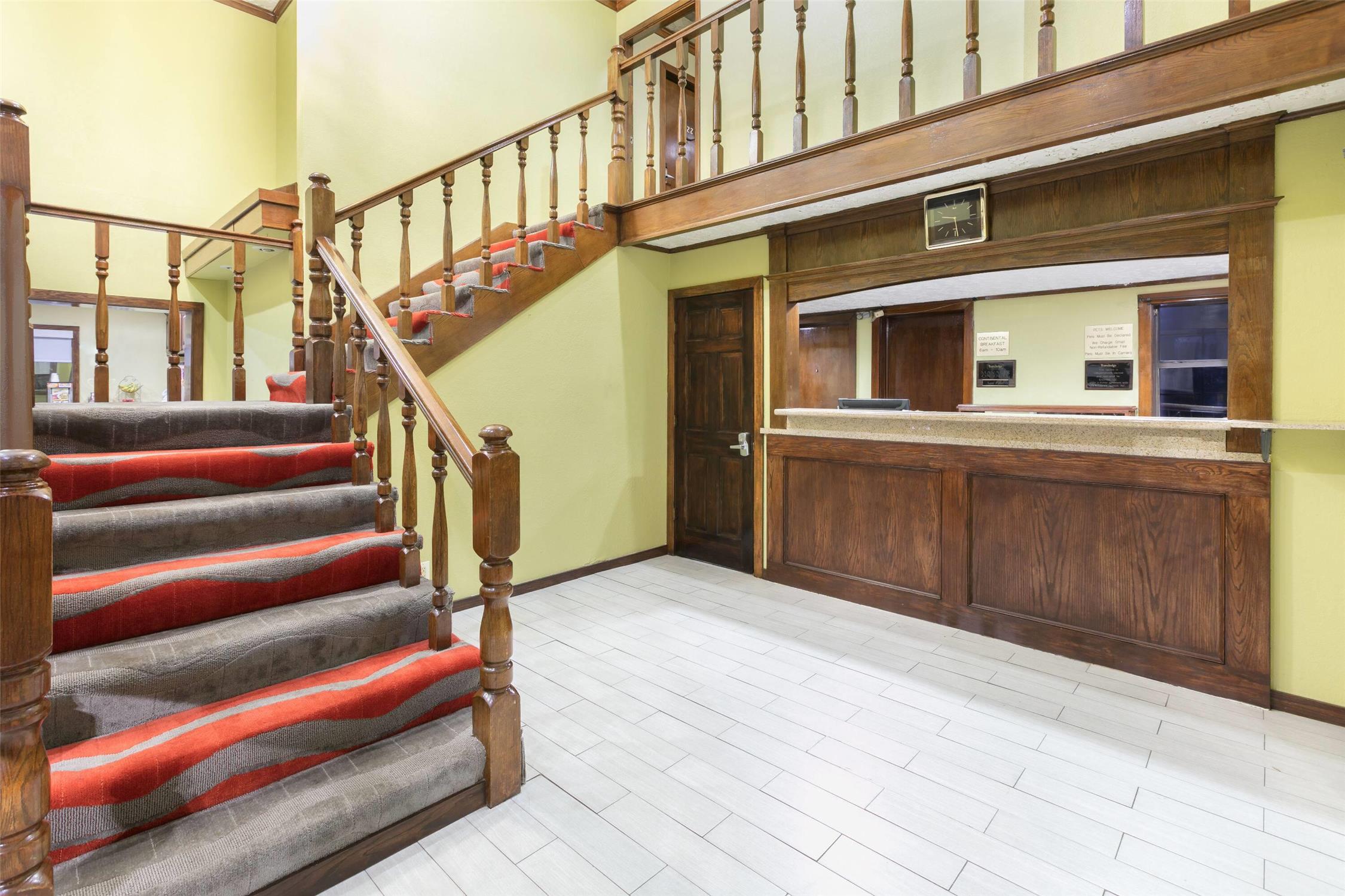 Super 8 by Wyndham Norman West OK 4/7