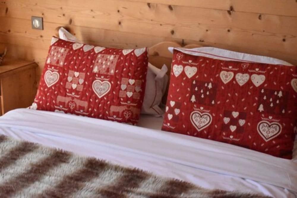 Logis Hotel Le Ptit Hotel Du Lac 11/30