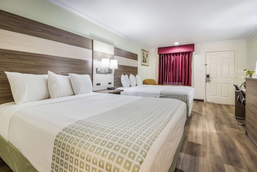 Americas Best Value Inn Columbus, TX 18/41