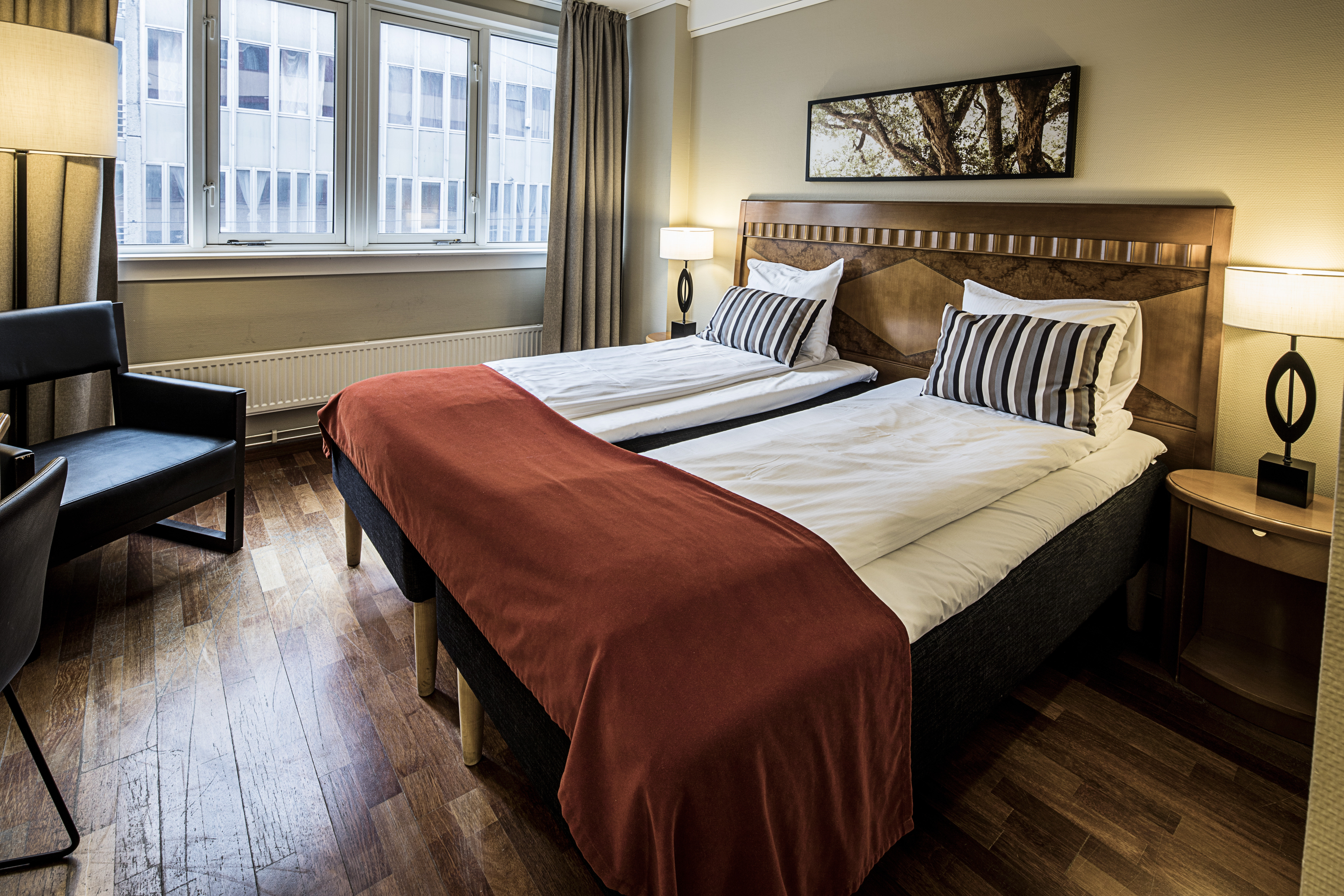ROOM, TWIN BEDS