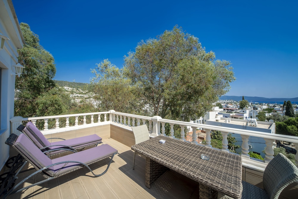 Laden Hotel Bodrum 24/42