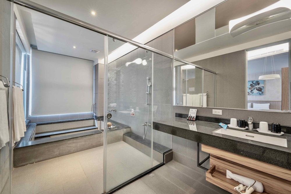 No.9 Hotel 40/76