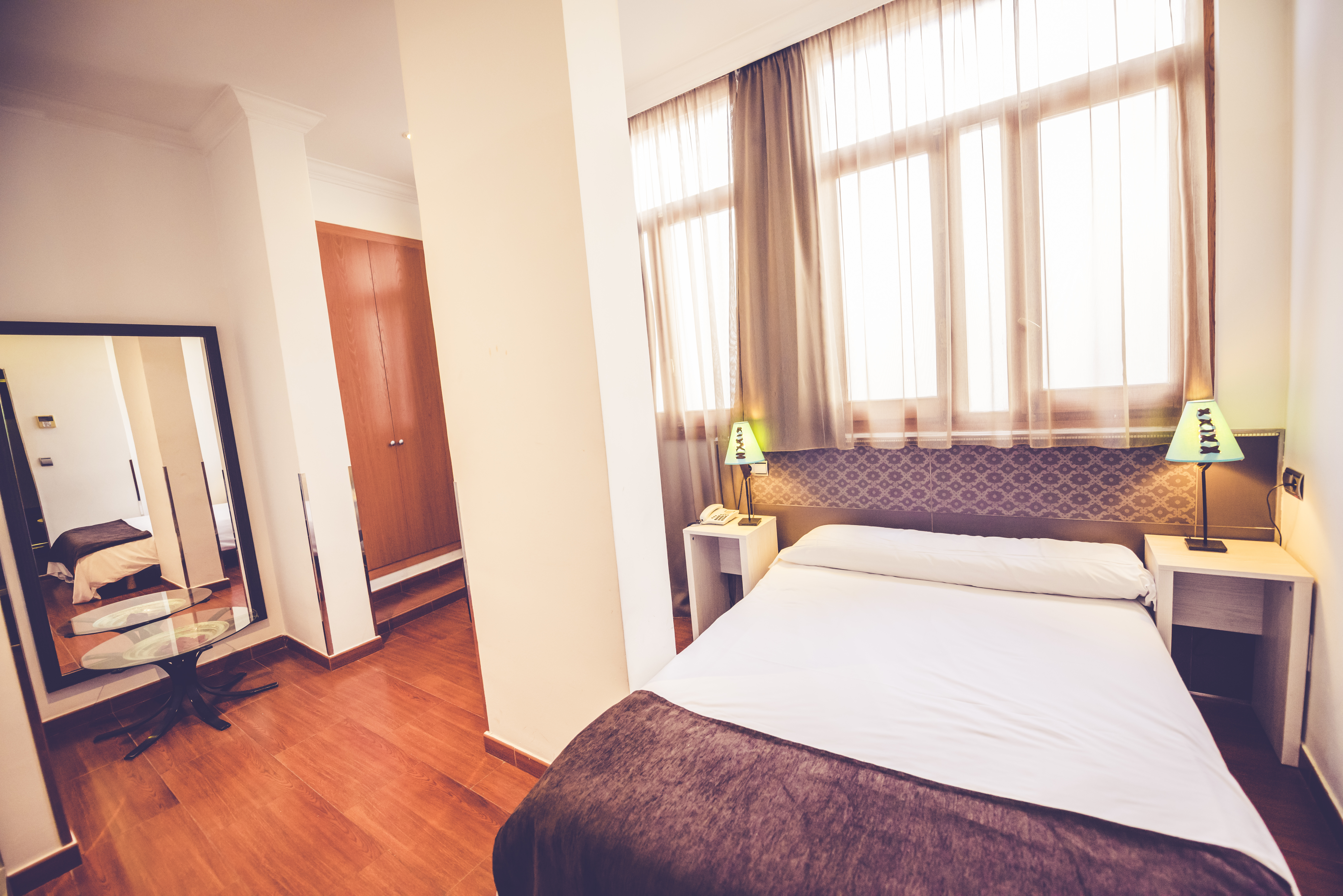 Hostal Sol Los Angeles 30/50