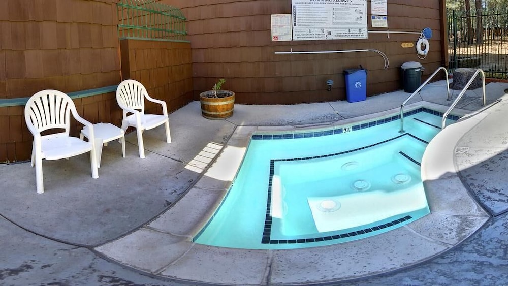 Getaways at Snow Lake Lodge 16/50