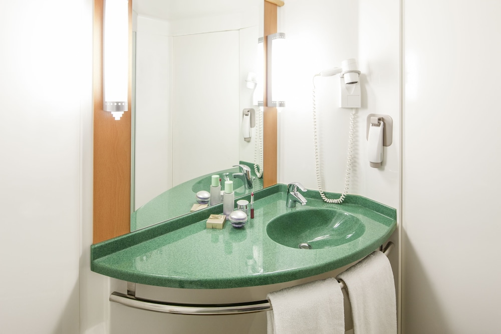 Ibis Barcelona Plaza Glories 22 36/75