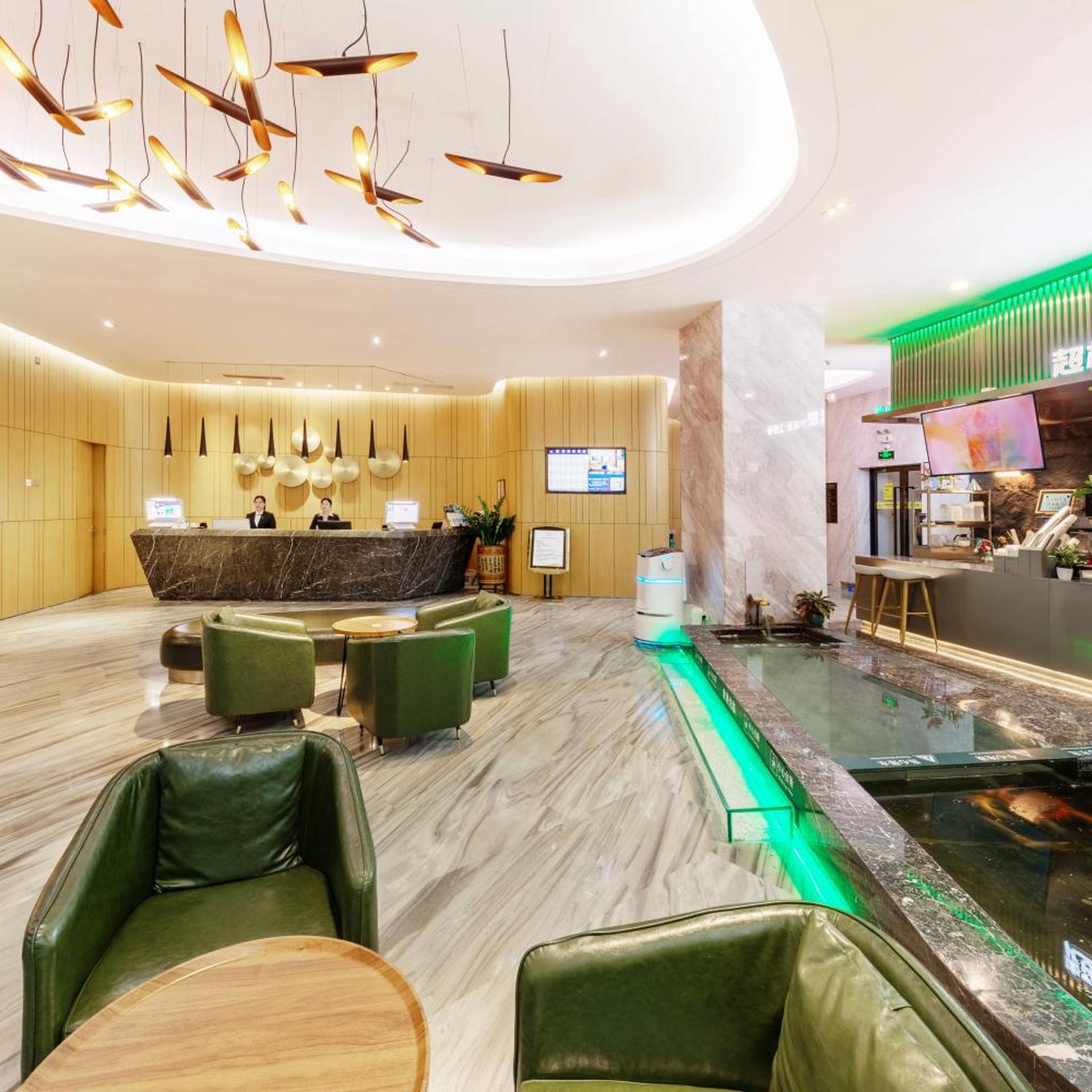 Qian Hai Holiday Hotel 6/68