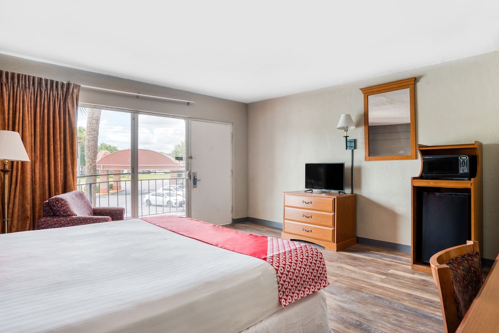 OYO Hotel Mustang Silverspring FL 22/33