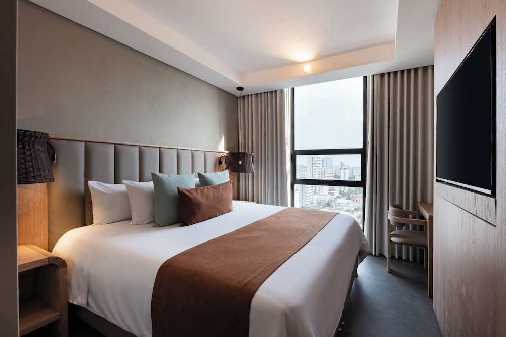 Oz Hotel Collection 18/49