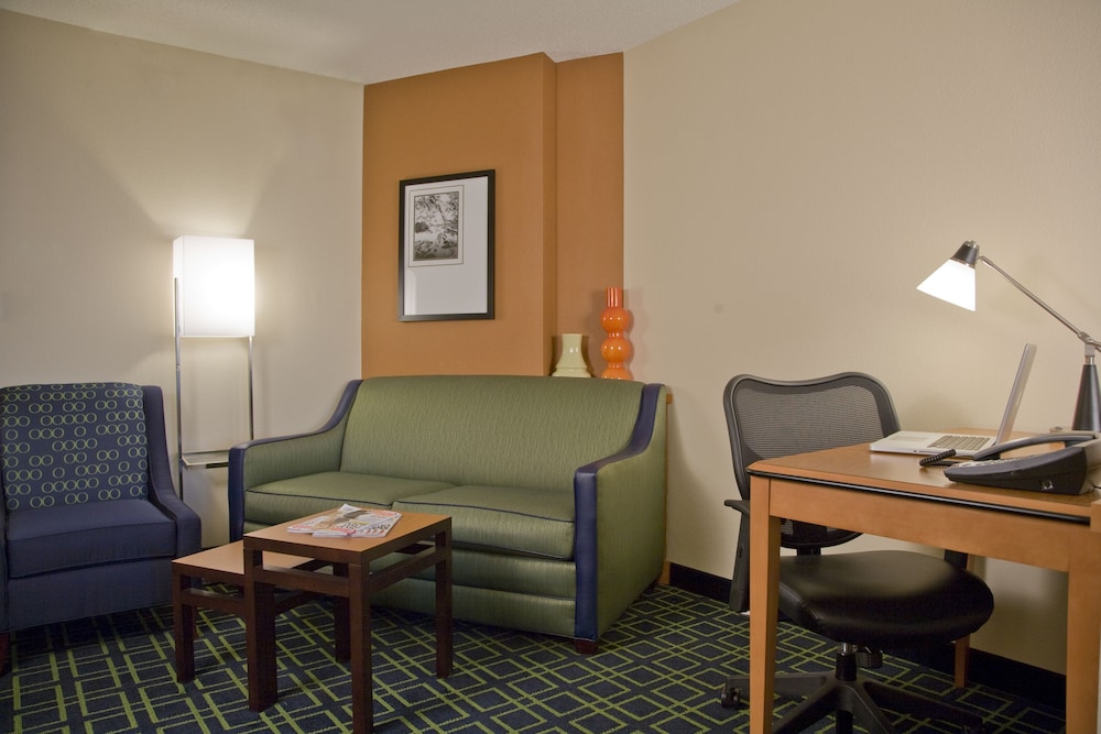 Fairfield Inn Suites By Marriott Montgomery Eastchase Pkwy 28/50