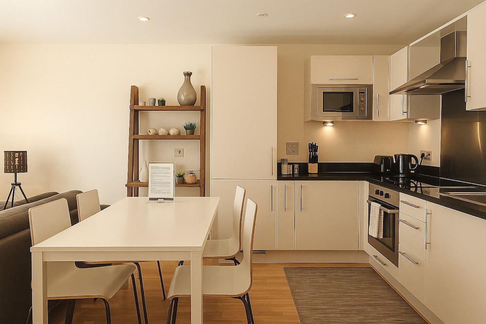 Lanterns Court Apartments 50/50