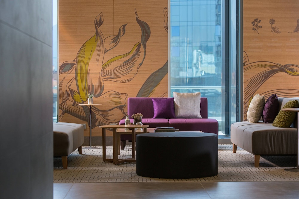 Courtyard Santiago Las Condes 39/55