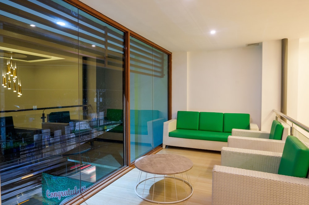 Vivien's Hotel 26/51