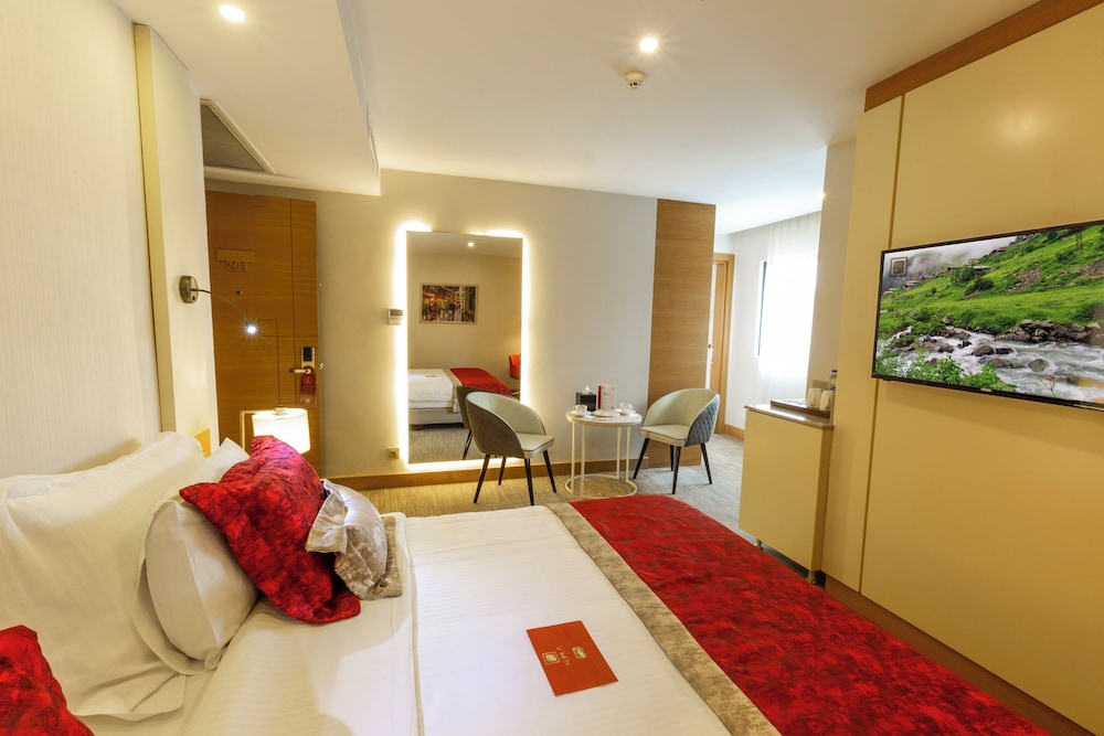 Kuhla Hotel 8/42