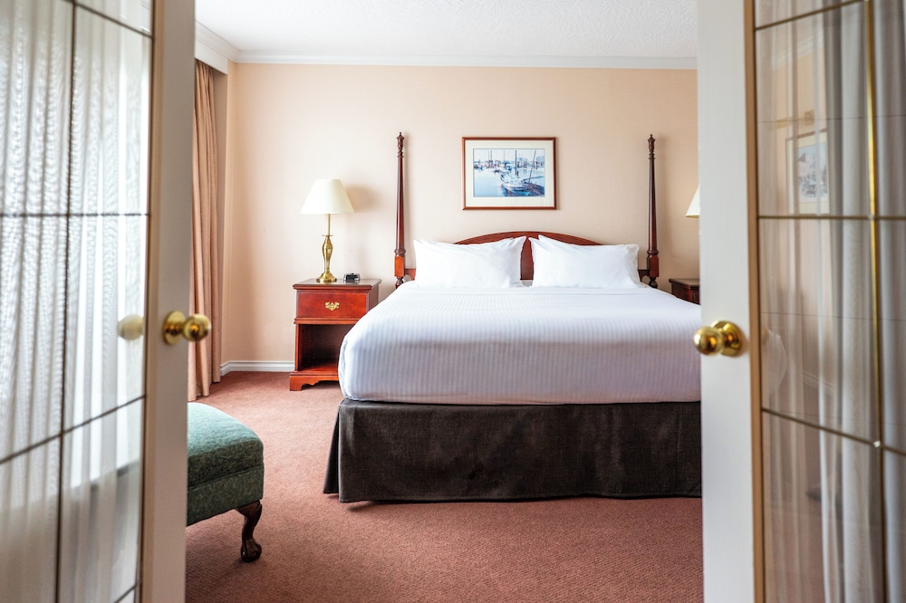 SUITE, KING BED, CITY VIEW, SOFA