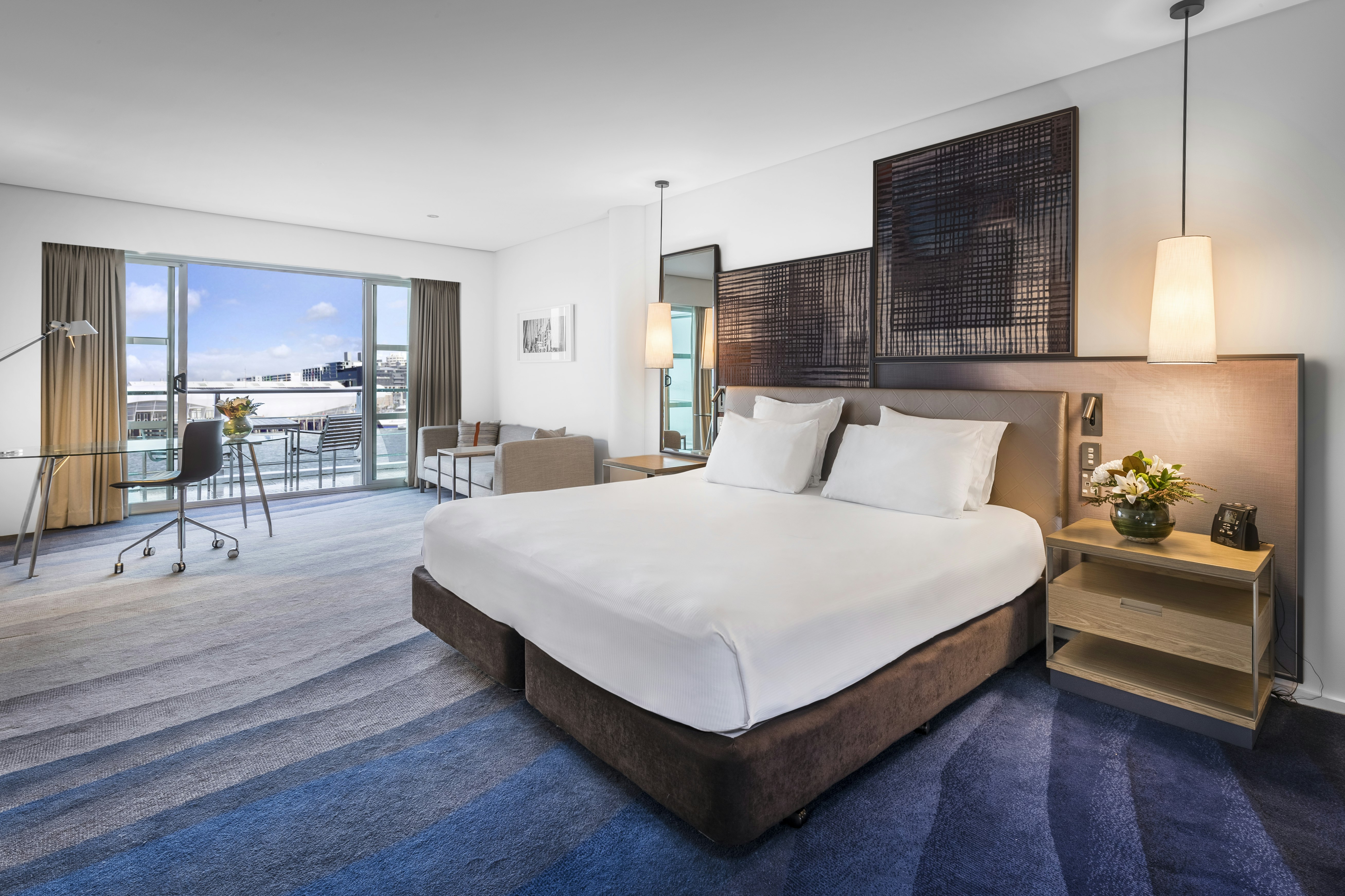 DELUXE, KING BED, HARBOUR VIEW