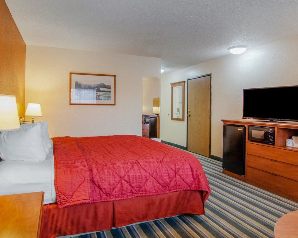 Quality Inn and Suites Medford Airport 16/51