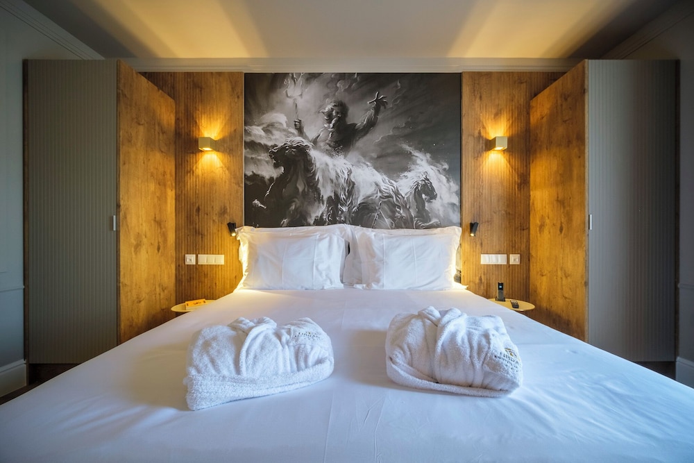 AZORES BOOK HOTEL 4/46