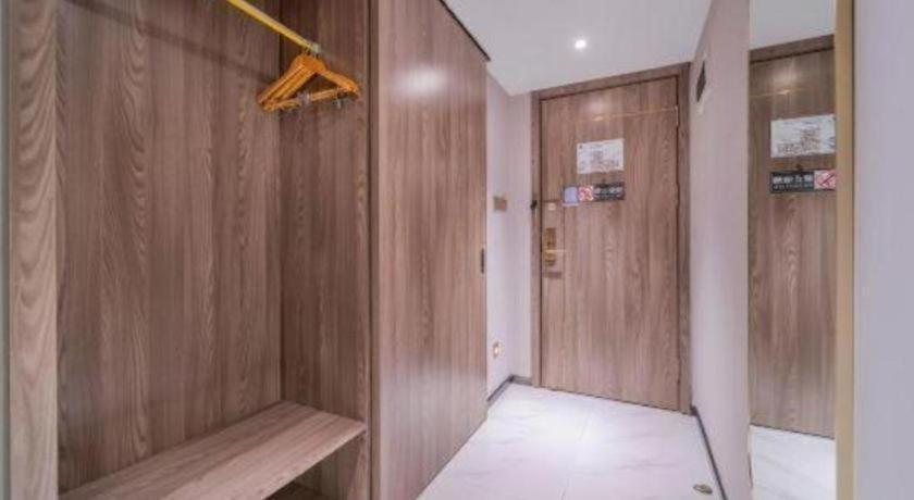 7 days premium hotel(Chongqing T3 terminal store) 36/55