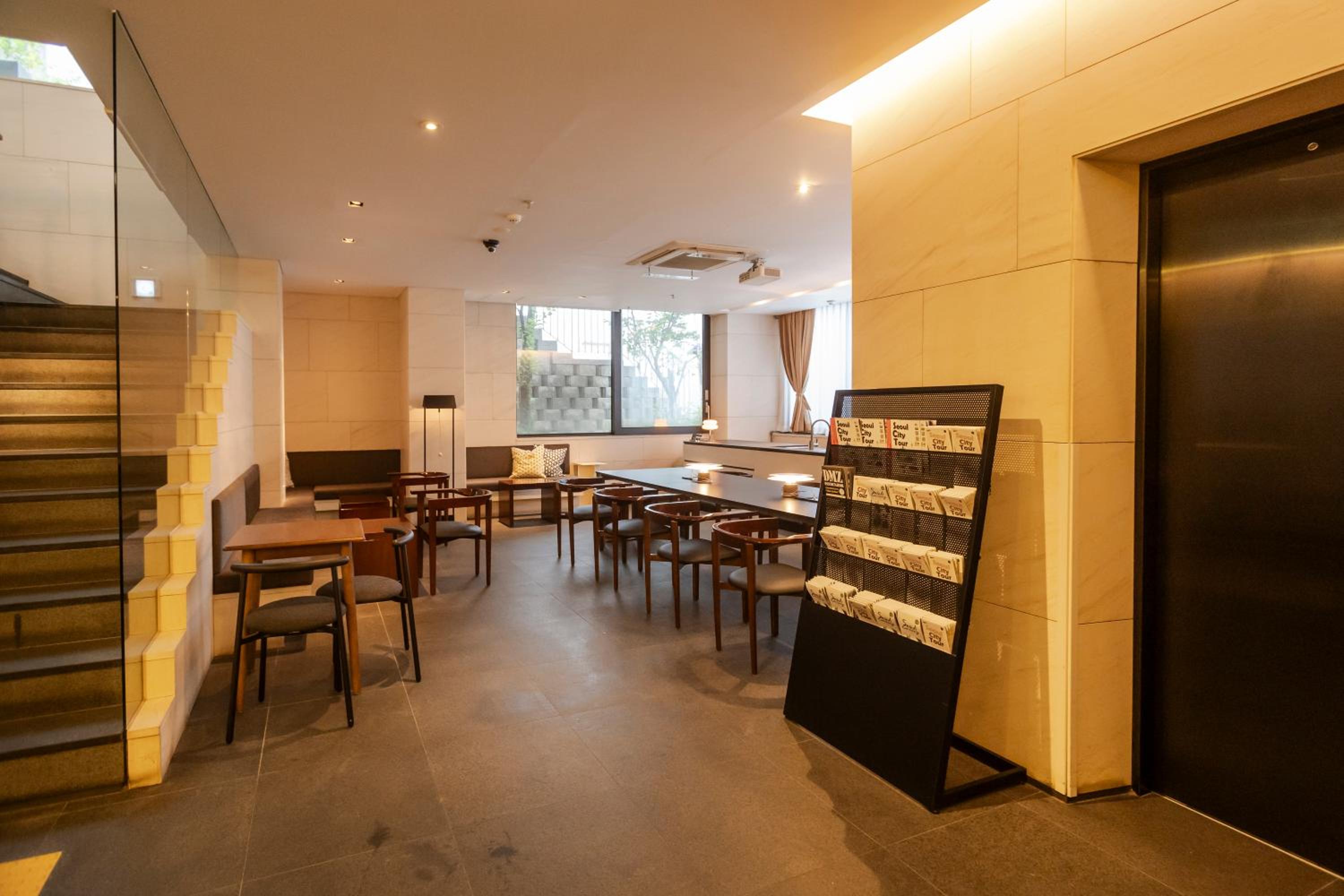 Seoul Hotel ShinShin Myeongong 39/51