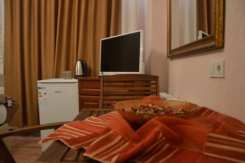 Kaftan Hotel 63/75