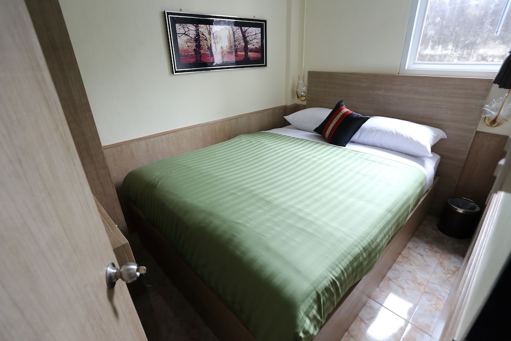Sukhumvit 20 Guest House 9/46