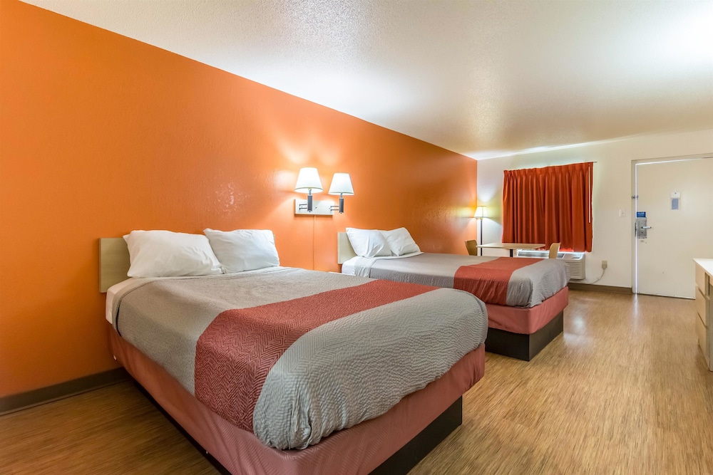 Motel6 Raleigh, NC Cary 29/54