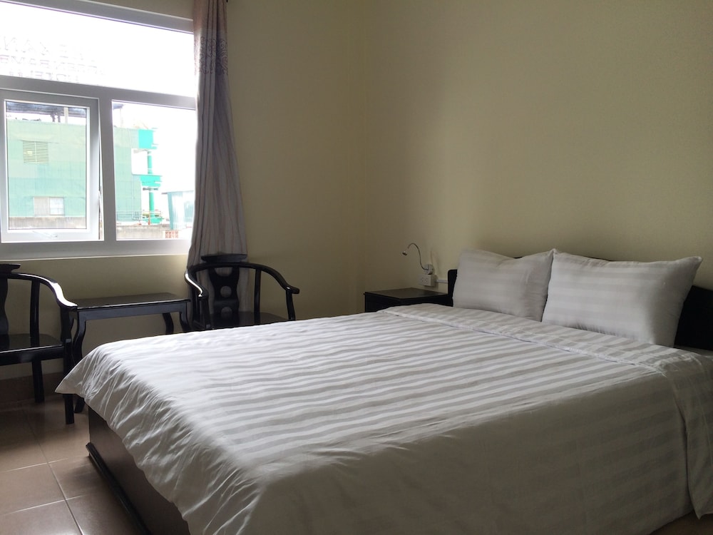 Jade Hotel 13/62