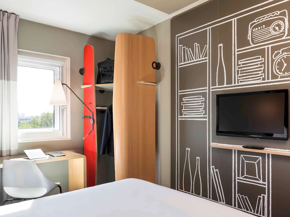 Ibis Saint Denis Stade Sud 6/68