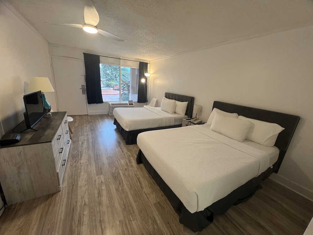 Grand Palms Resort 12/58