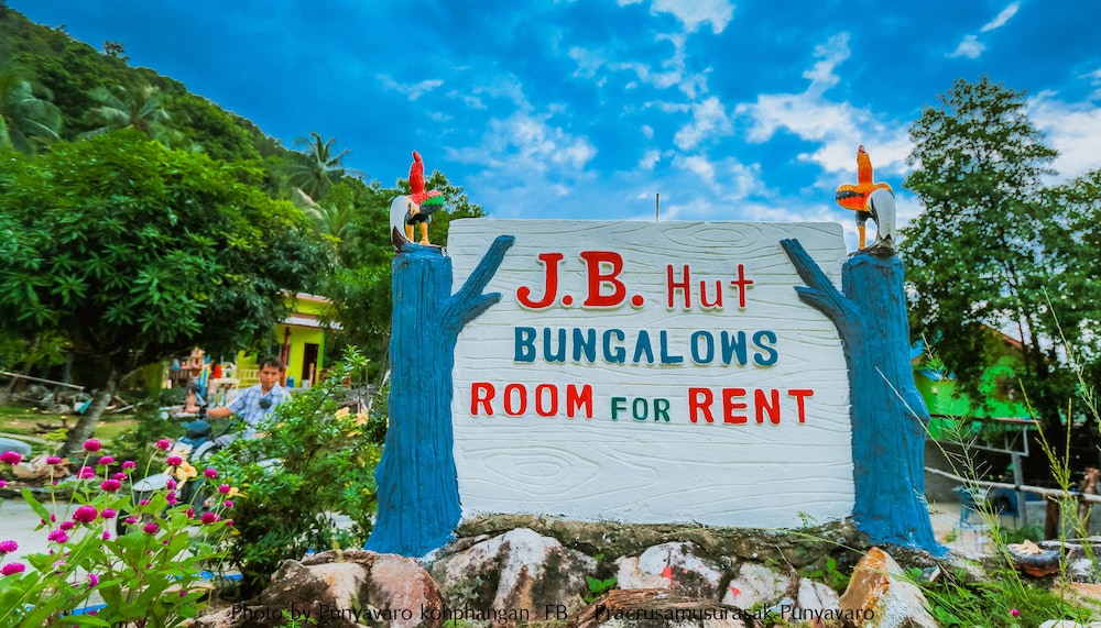 J.B Hut Bungalow 18/59