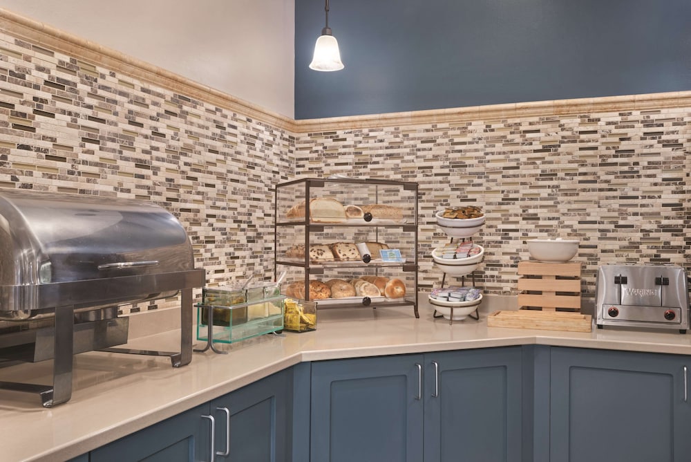 Country Inn & Suites By Radisson, Eagan, MN 25/35