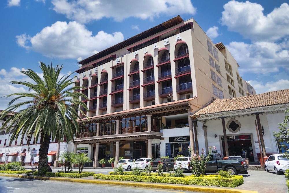 Hotel Plaza Uruapan 3/67