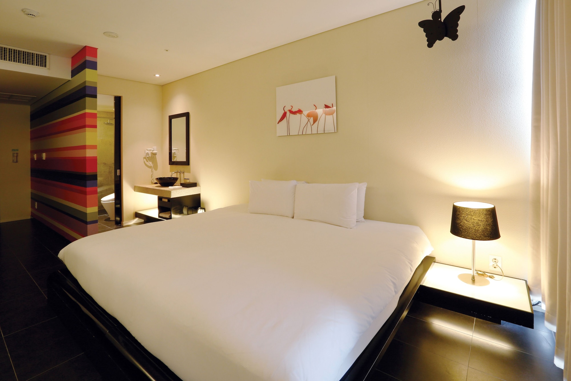 RESIDENTIAL, SUITE, KING BED