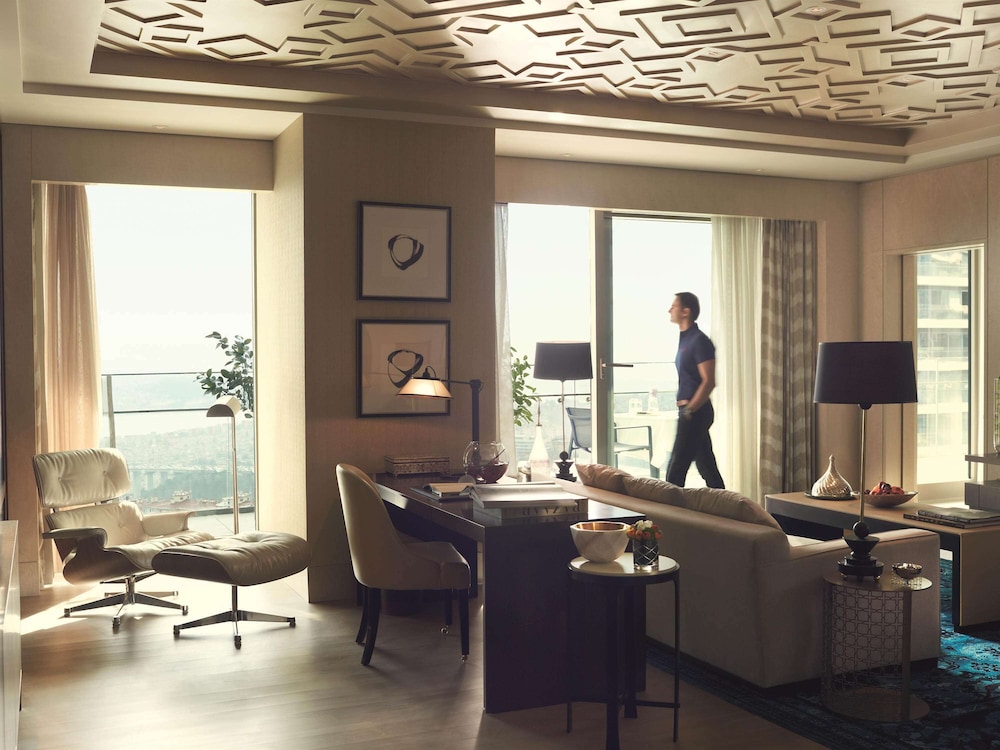 RAFFLES ISTANBUL 44/68