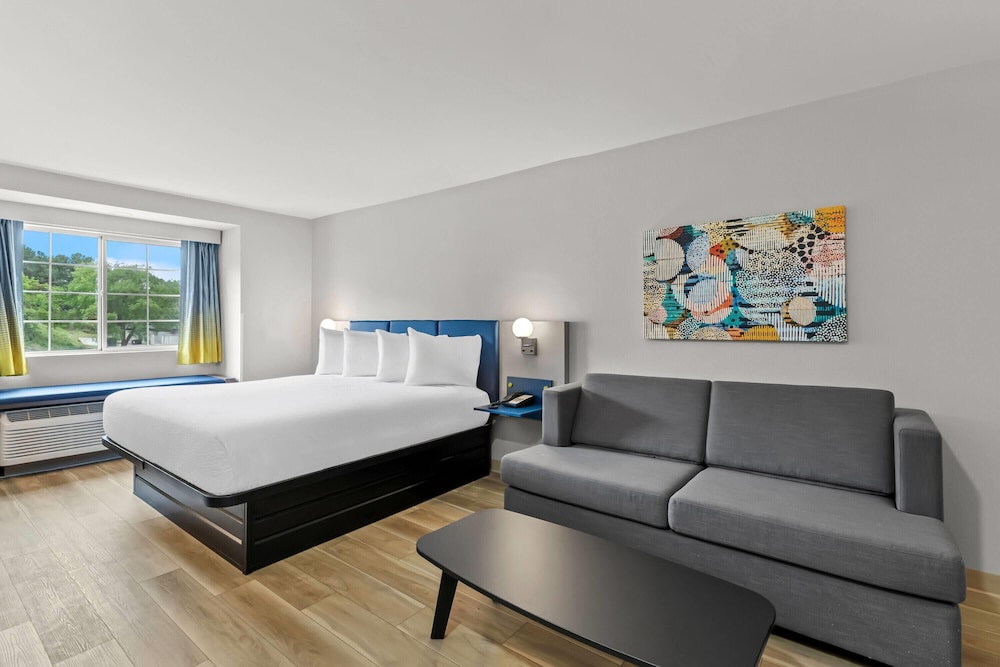 Microtel Inn & Suites by Wyndham Norcross 24/50