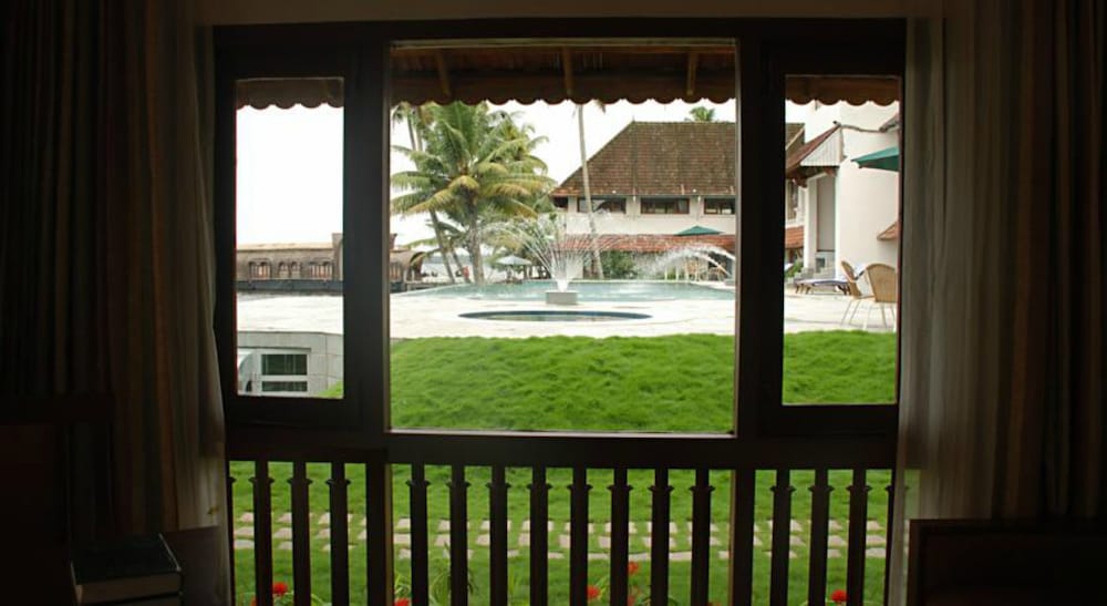 Lemon Tree Vembanad Lake Resort Muhamma 26/31