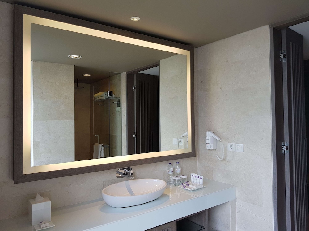 Grand Mercure Jakarta Kemayoran 67/69