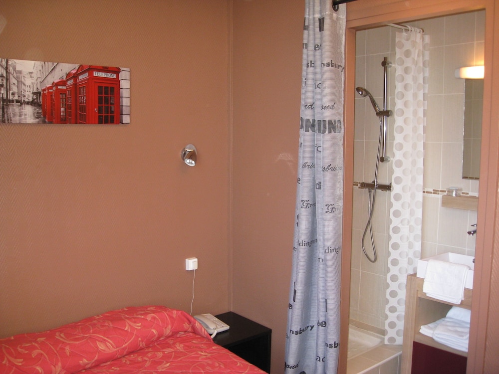 L Univers Hotel 41/41