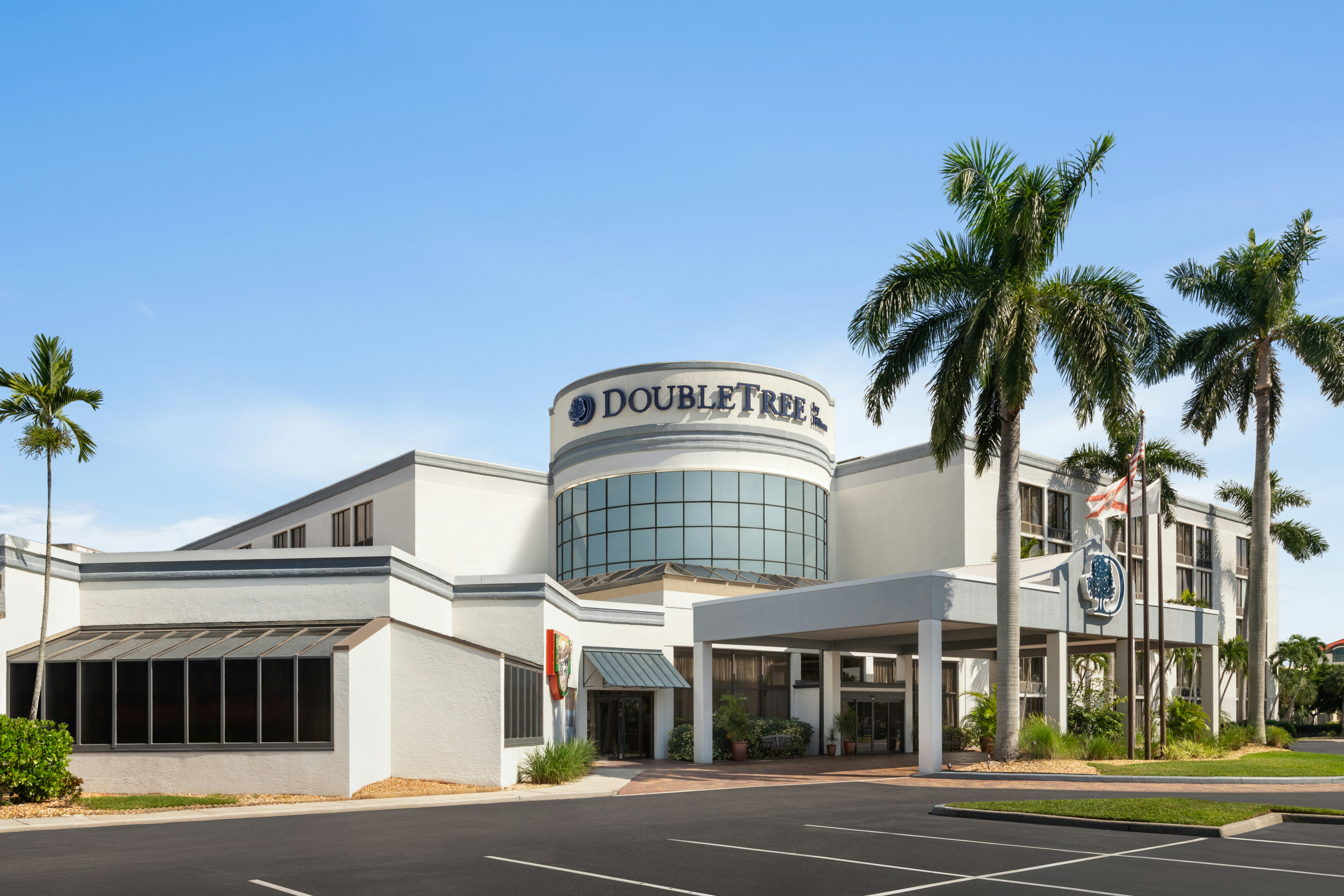 DoubleTree by Hilton Fort Myers at Bell Tower Shops 1/53