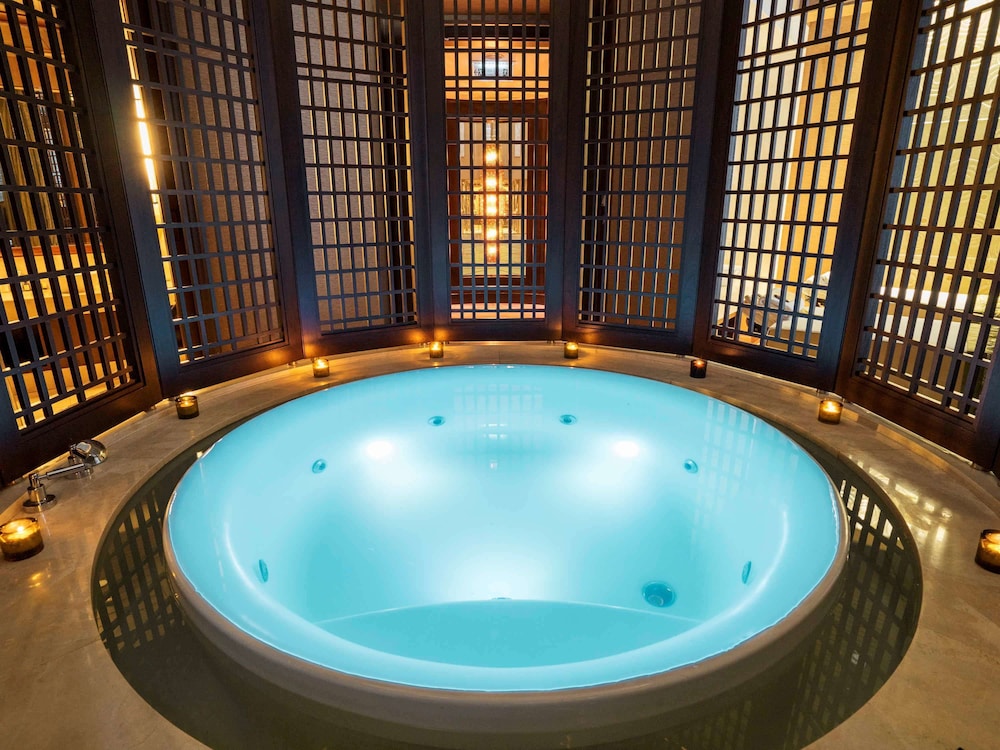 Hilton Bangkok Grande Asoke 27/59