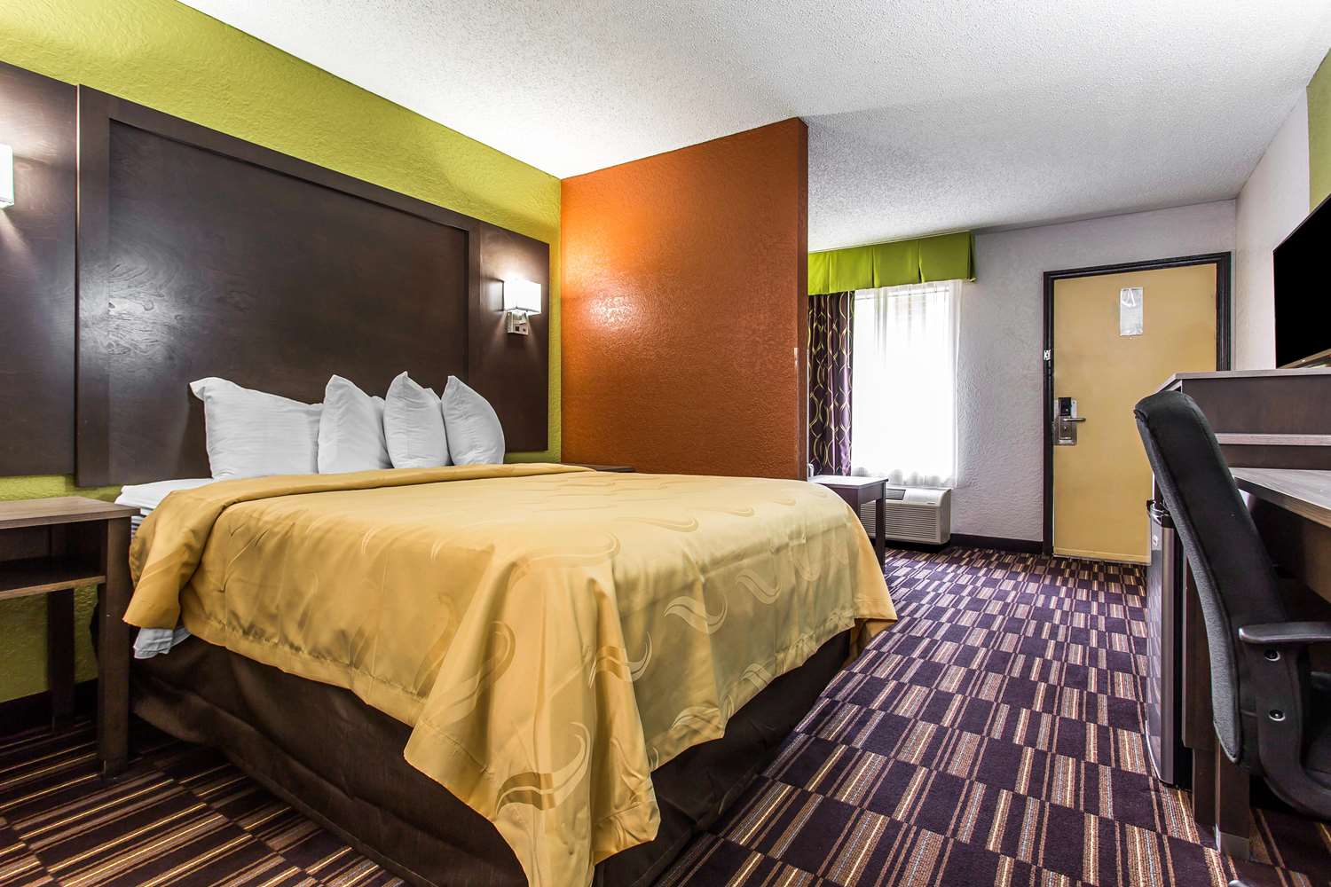 Suite, Queen Bed