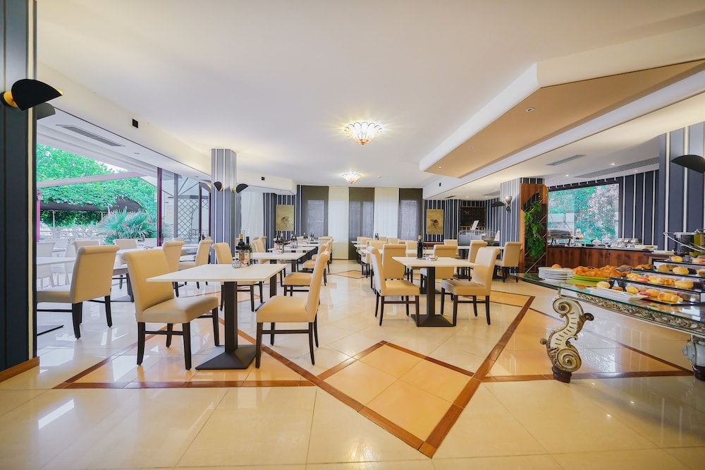 Kriss Internazionale Hotel 43/70