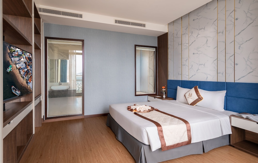 1 BEDROOM, PREMIER, DOUBLE BED, CITY VIEW