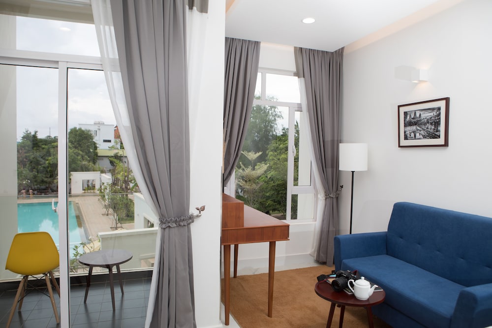 ANGKOR ELYSIUM SUITE 26/50