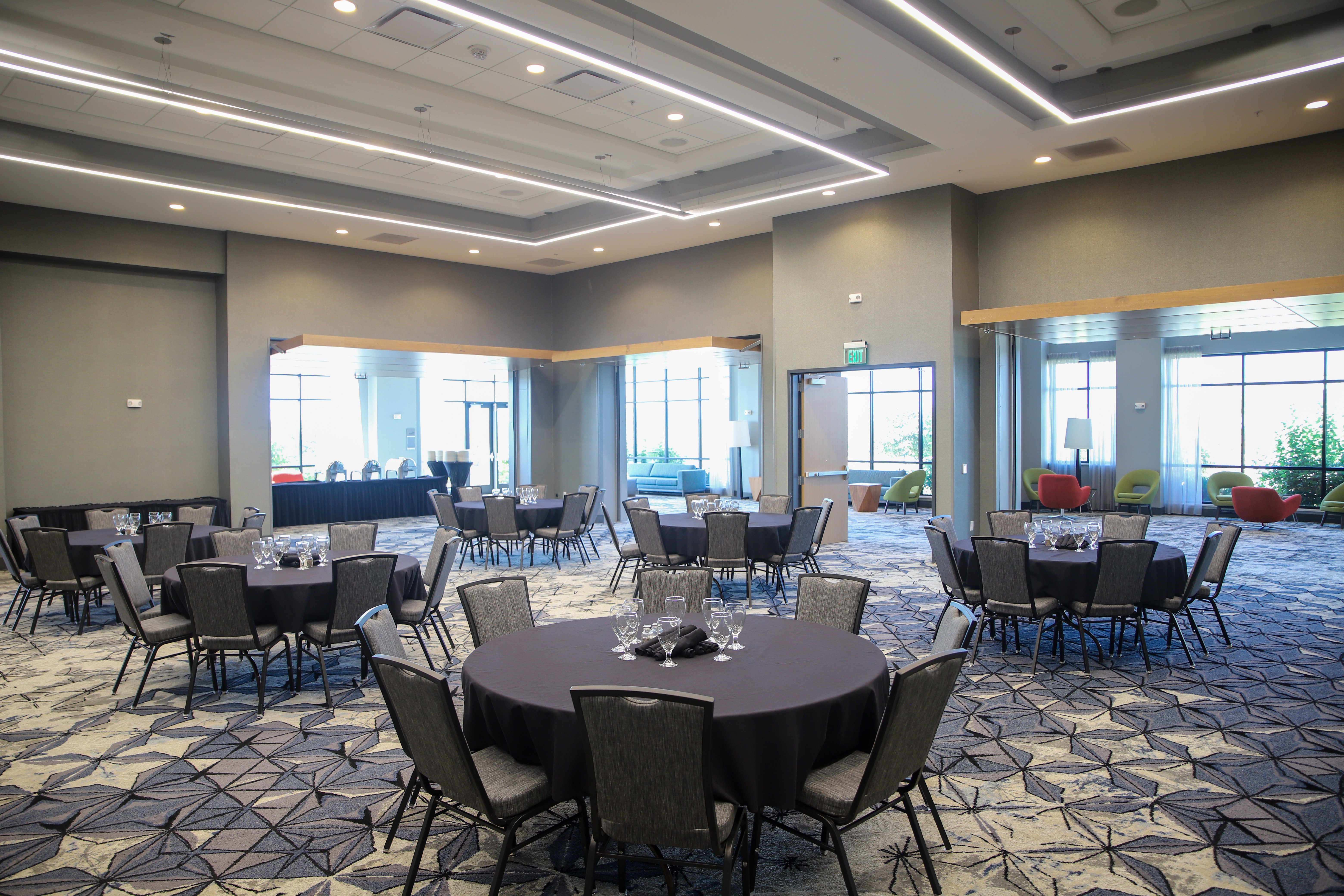 Holiday Inn & Suites Cedar Falls - Waterloo Event Ctr 40/50