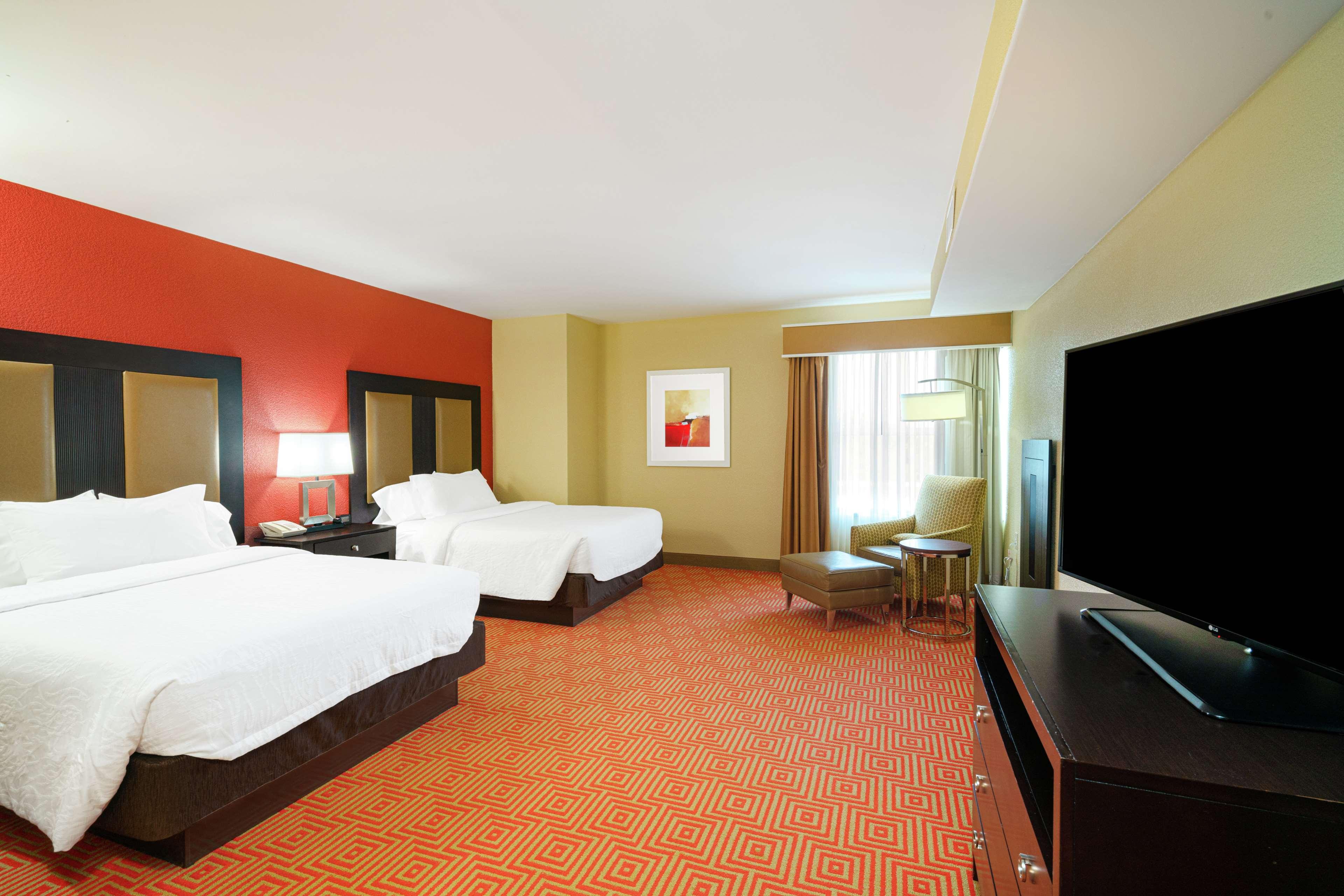 1 Bedroom, Suite, 2 Queen Beds, Sofa
