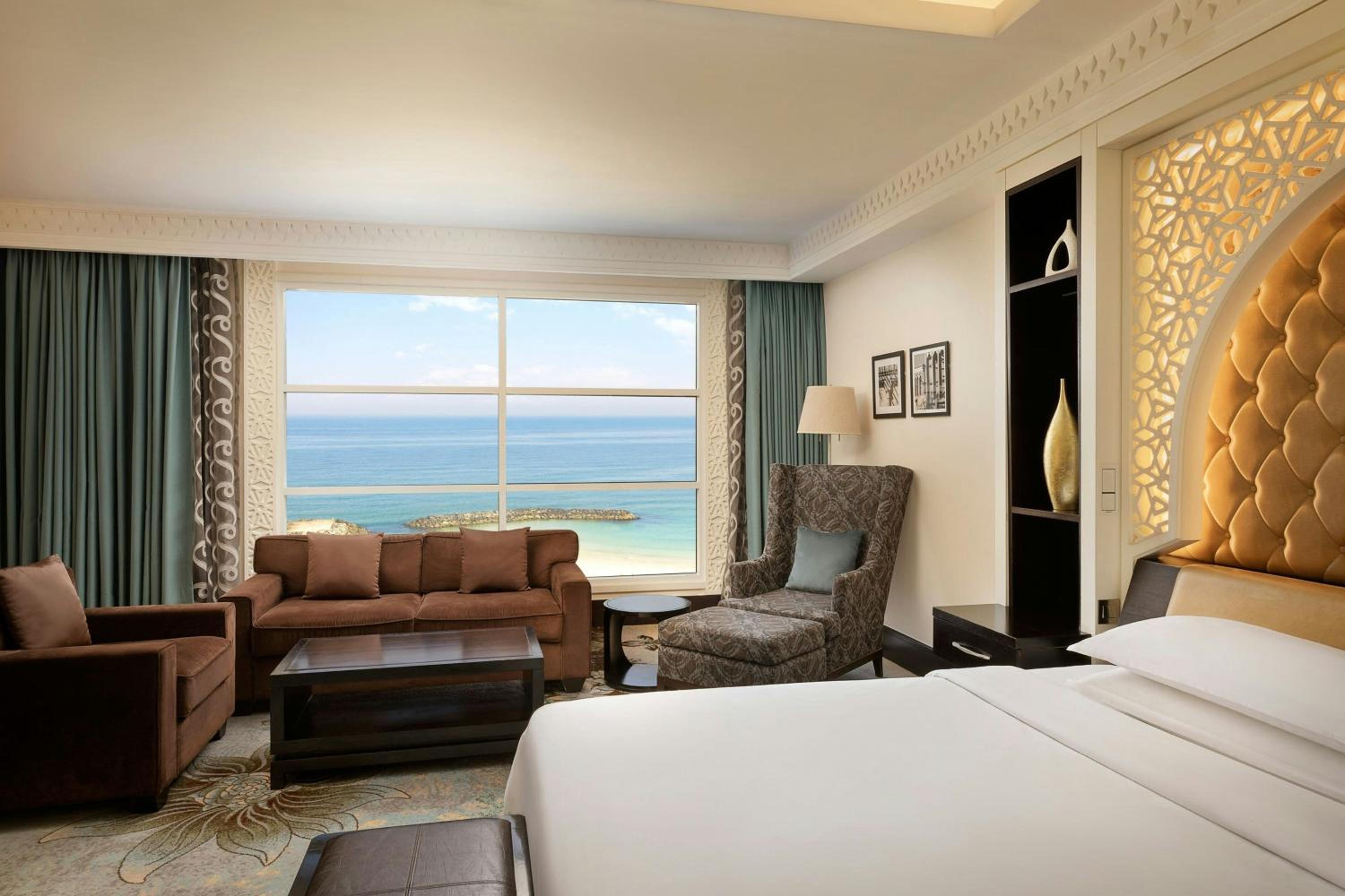 Premier, Deluxe, King Bed, Sea View, Sheraton Sharjah Beach Resort Spa 2/9