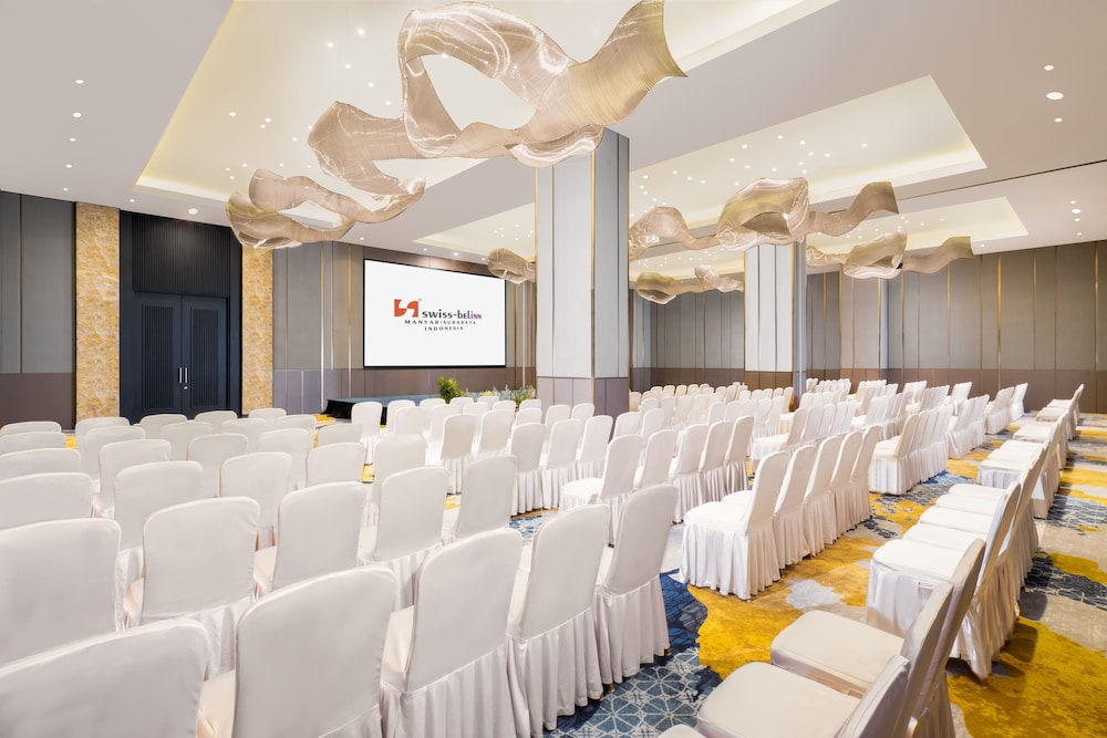 Swiss Belinn Manyar 61/75