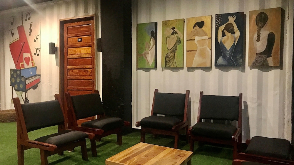 Containers By Eco Hotel Tagaytay 45/66