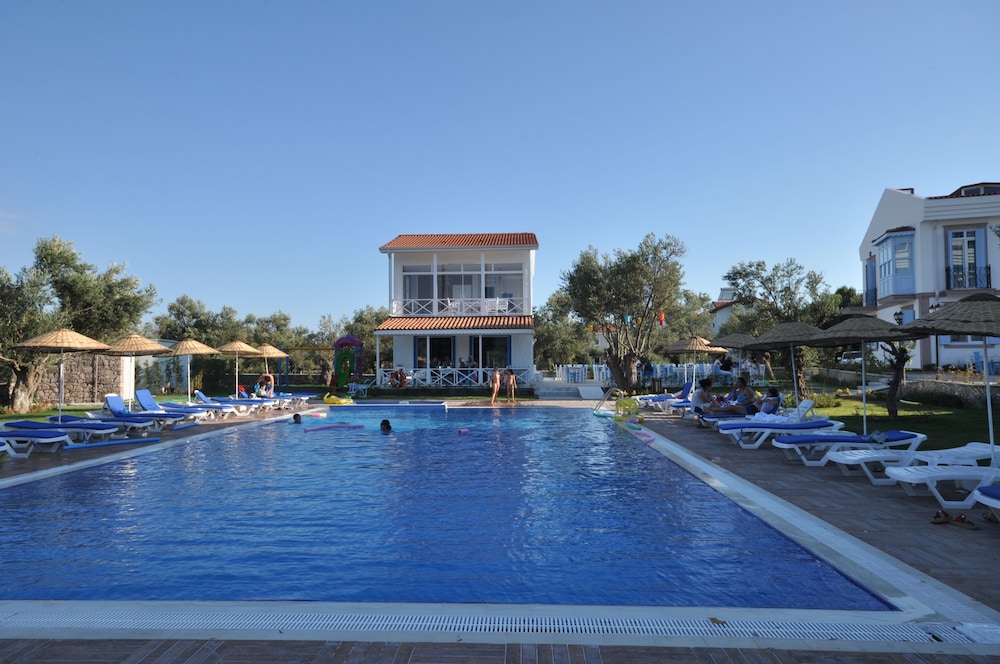 Zeytin Arasi Apart Otel 47/50